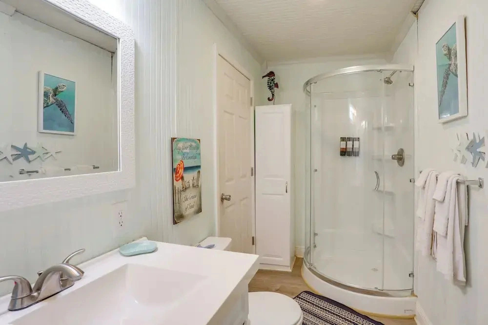 1 Mi to Festivals! Grand Isle Getaway w/ Deck