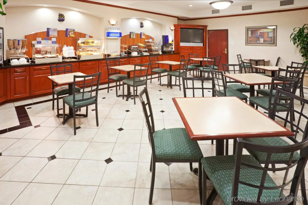 Holiday Inn Express Hotel & Suites Dallas - Grand Prairie I-20 by IHG