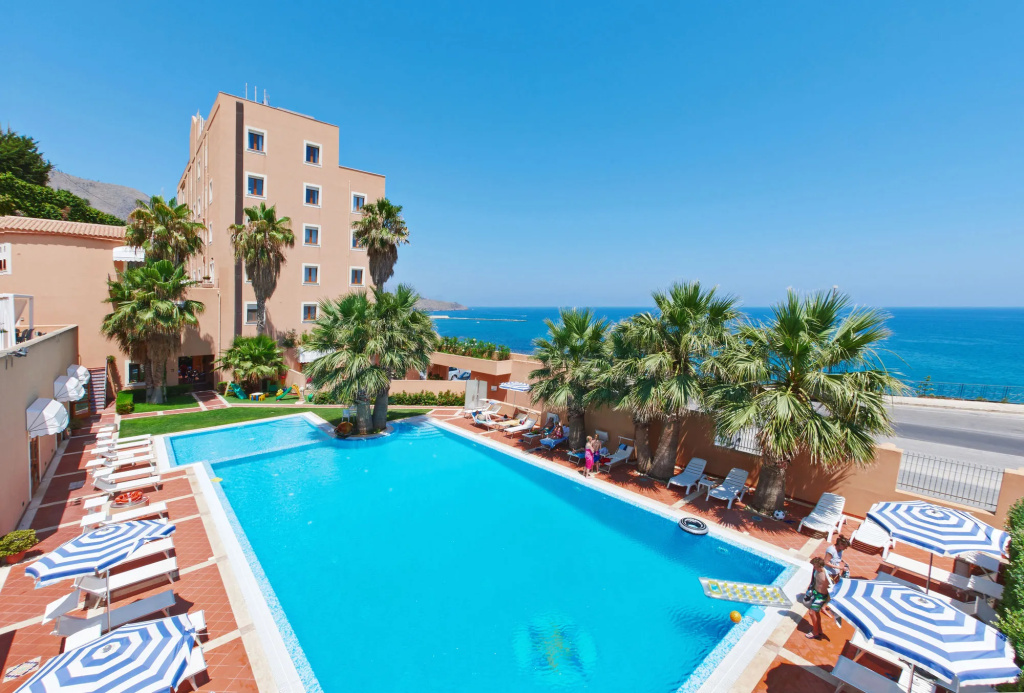 Hotel Punta Nord Est