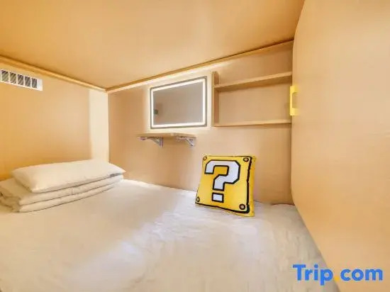 Z-Designer BERPUNKDESIGNCINE Exclusive Capsule Hotel