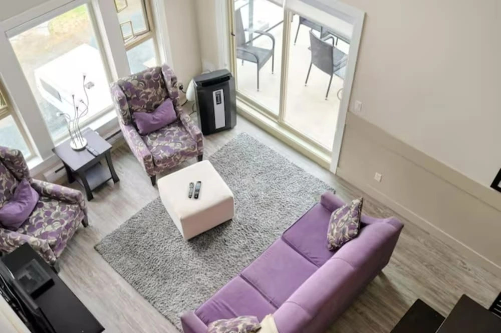 Harrison Lake Pets Welcome 3BR Suite