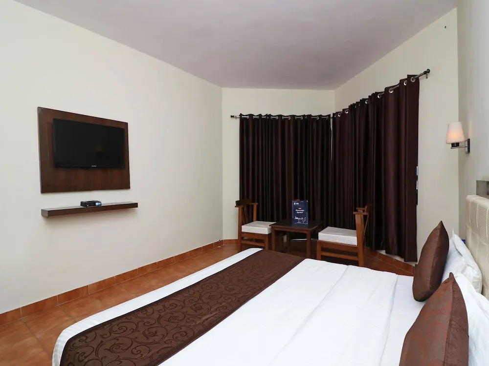 OYO 12853 The Kings Kalandi Resort