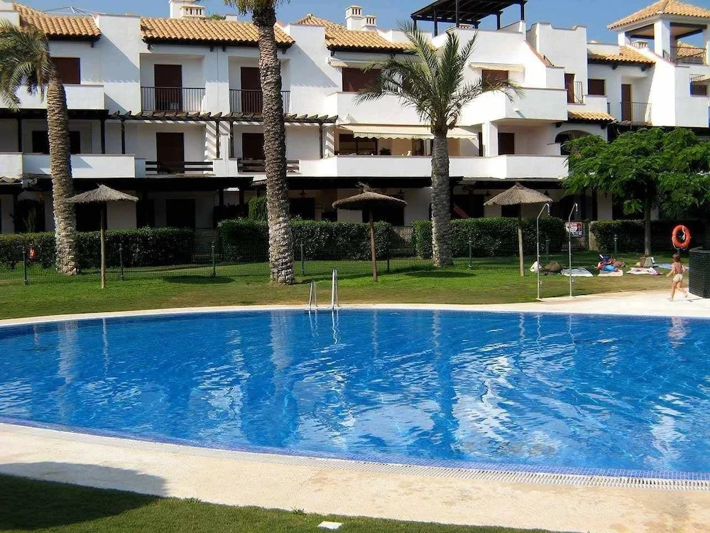 Venavera H21a - 2 Dorm / 1bath Walk to Beach
