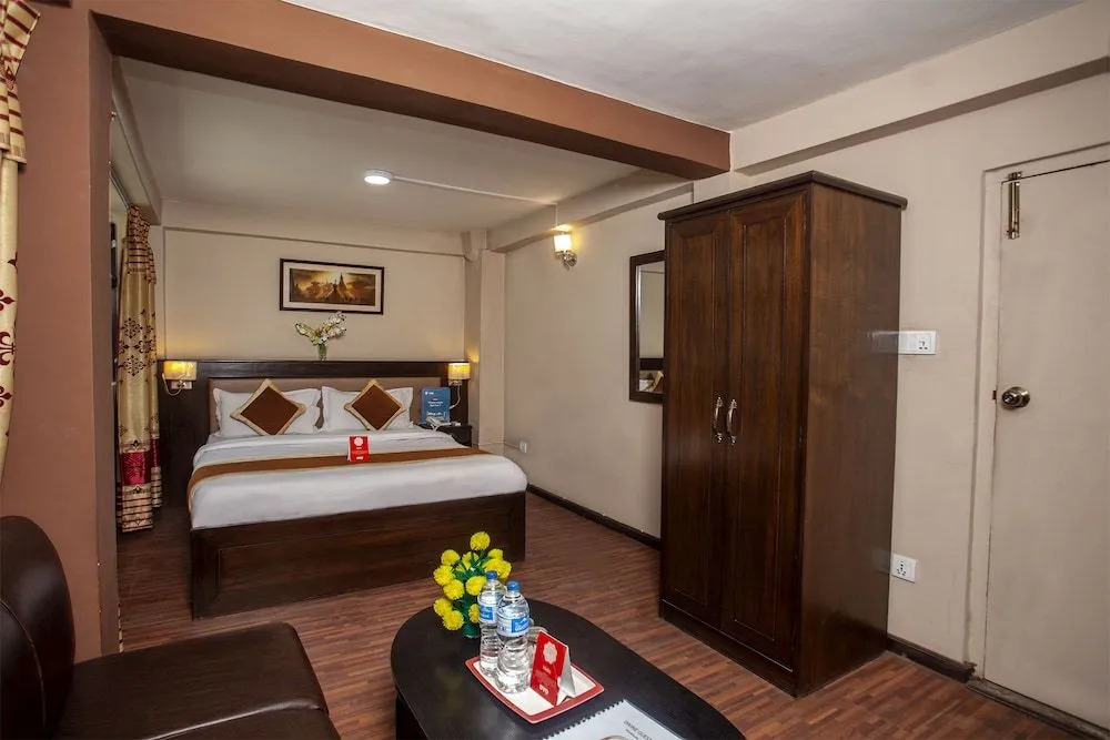 OYO 168 Divine Guest House