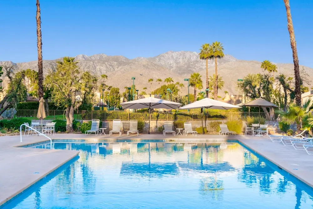 Paradise at the Pointe