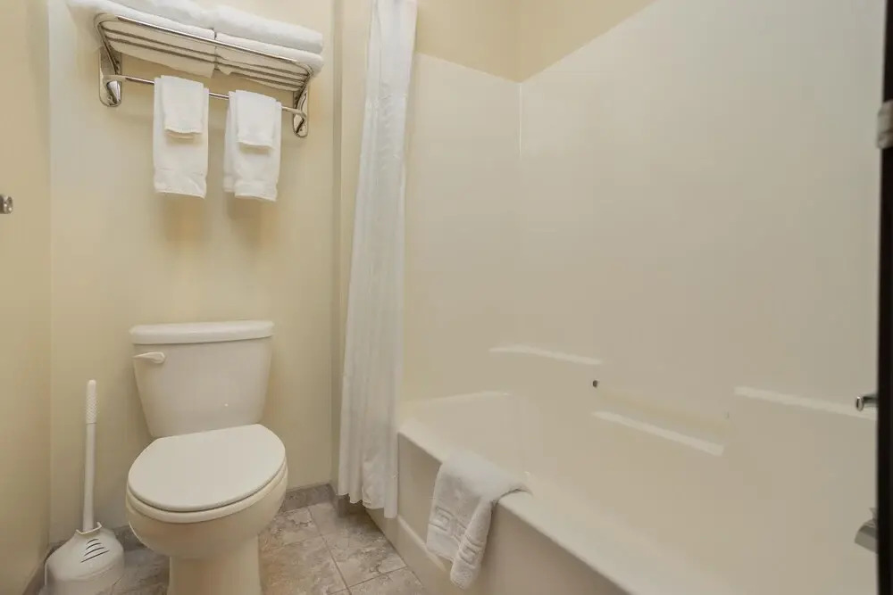 Battle Lake Inn and Suites