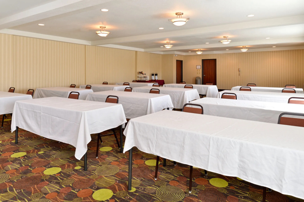 Holiday Inn Express Portland South - Lake Oswego by IHG