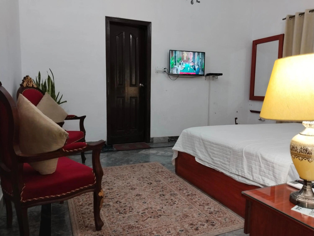 Homewood Suites Family Guest House & Apartments