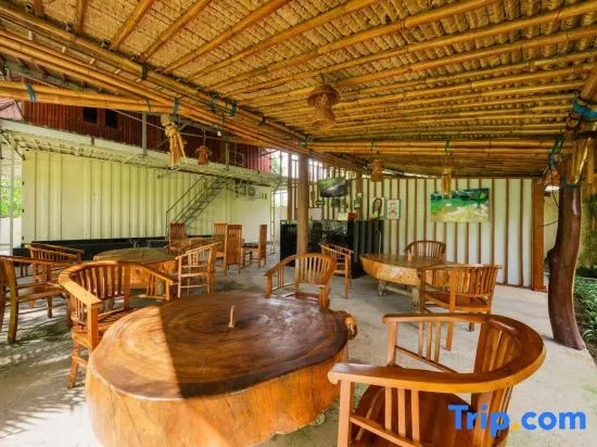 Kaia Raya Surf Lodge