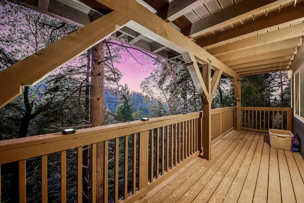 Tree-Lined Lake Arrowhead Cabin ~ 1 Mi to Village