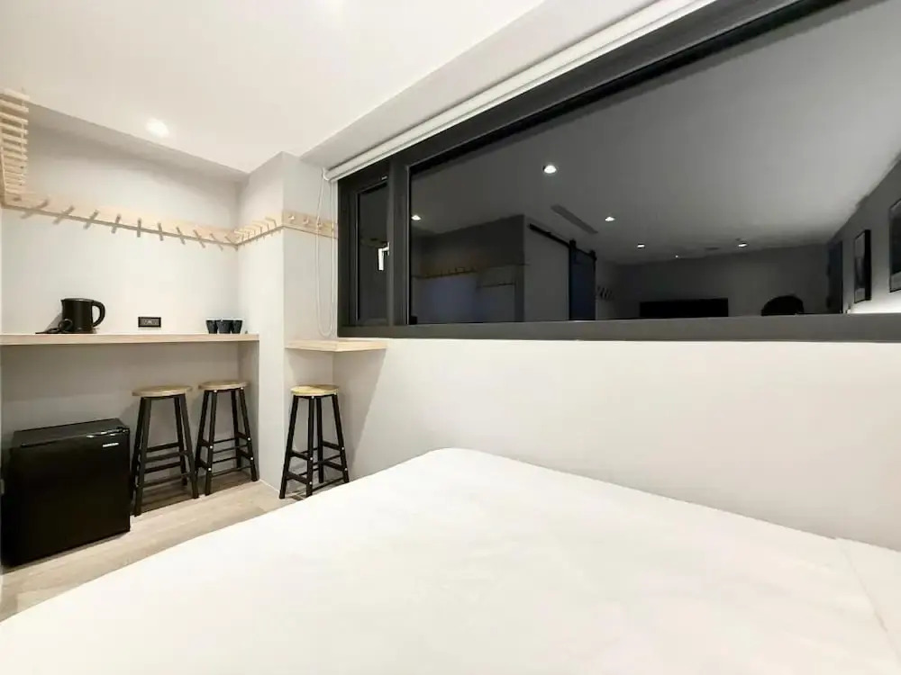 N2 Hotel
