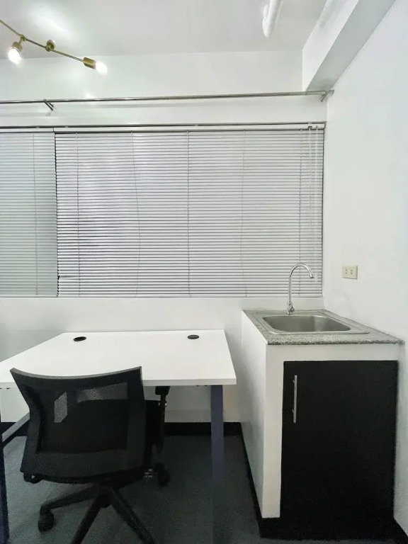 Double One Coliving and Coworking Hostel