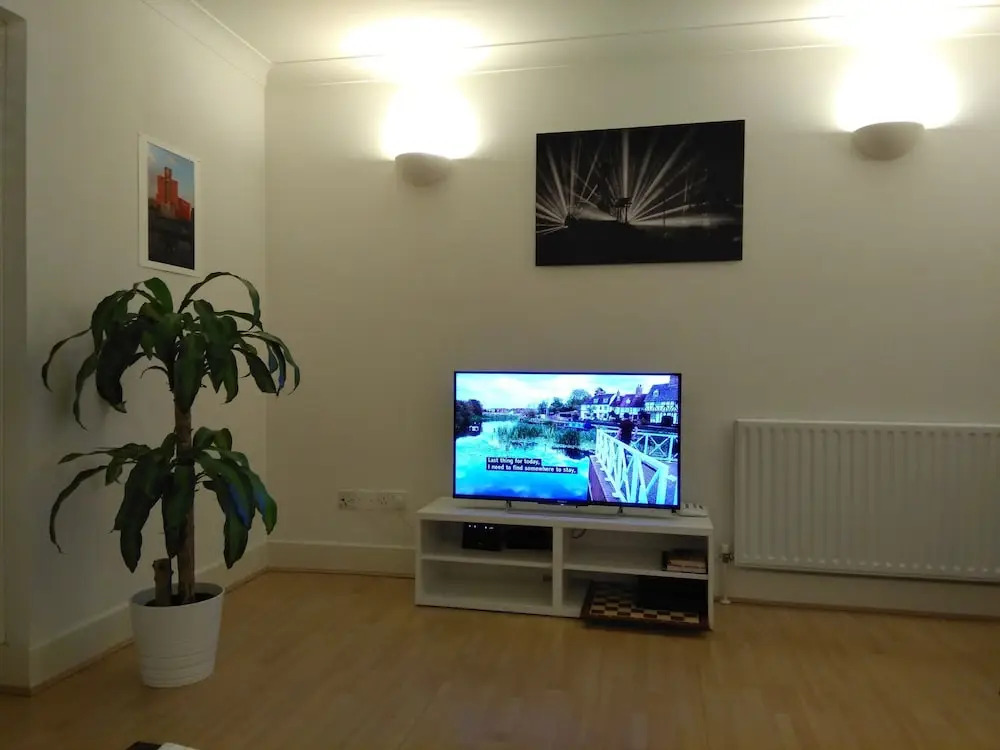 1 Bedroom Flat with Free WiFi - East London