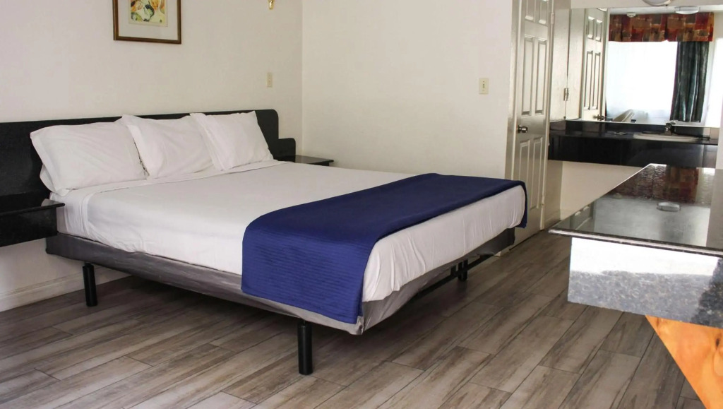 Motel 6 Glendale CA Pasadena Burbank Los Angeles