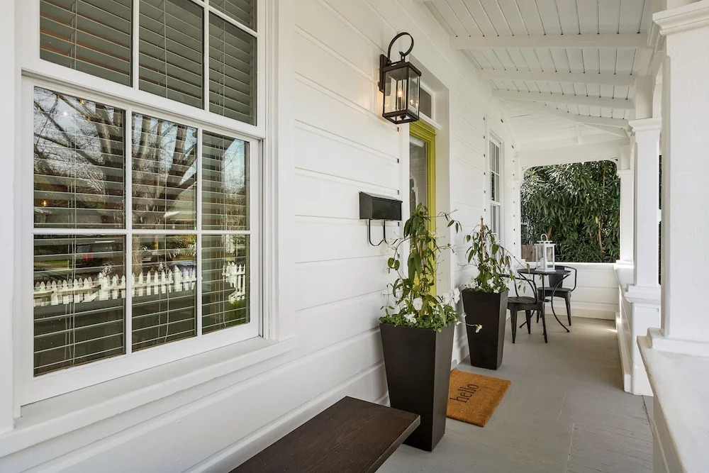 458 Coombs St Cottage 3 Bedrooms 1 Bathroom Cottage