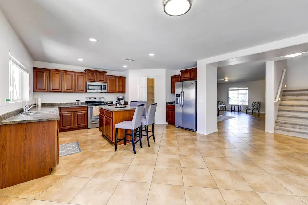 Putting Green, Pool & Spa: Home in Queen Creek