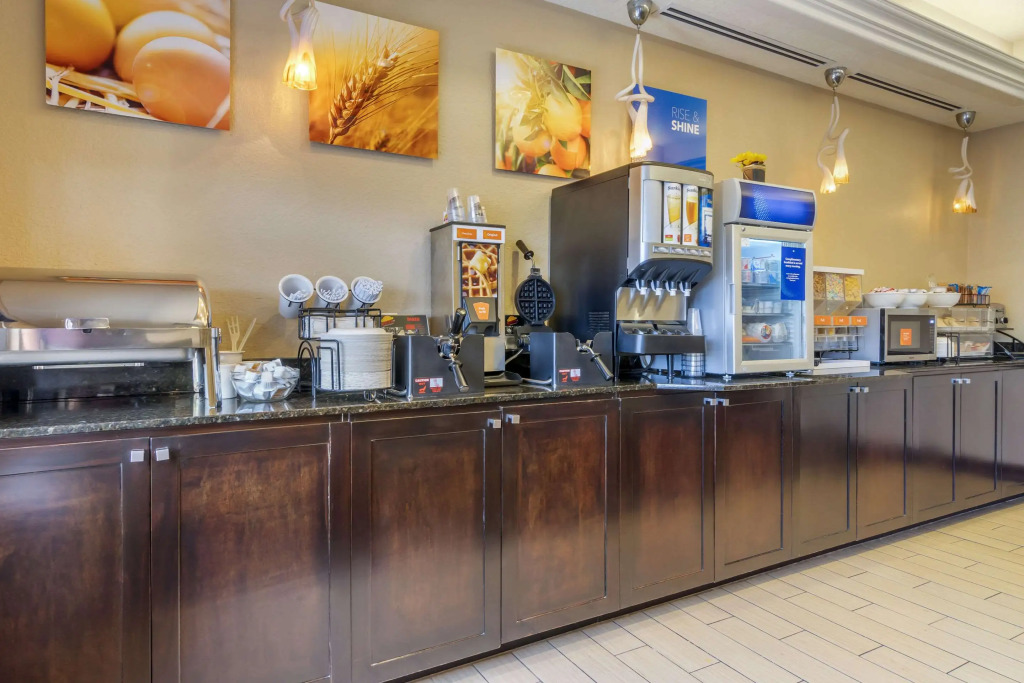 Comfort Inn & Suites Northeast - Gateway