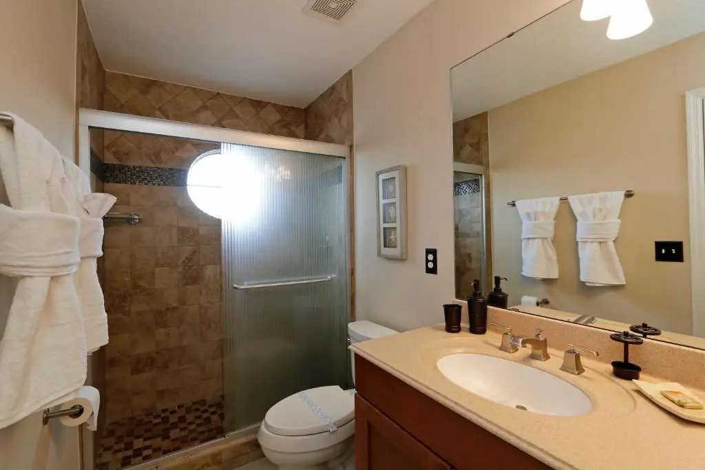 Seasons Villa 6 bedrooms, 4 masters and water view