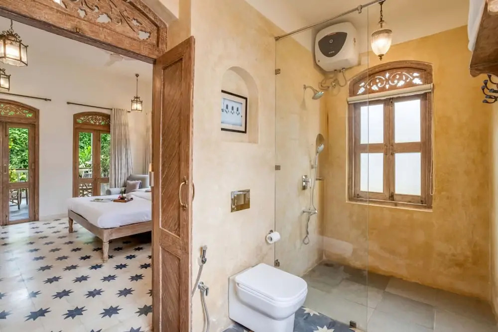 Villa Poorvi by Hireavilla - 4BHK Villa in Siolim with Pool and Forest View