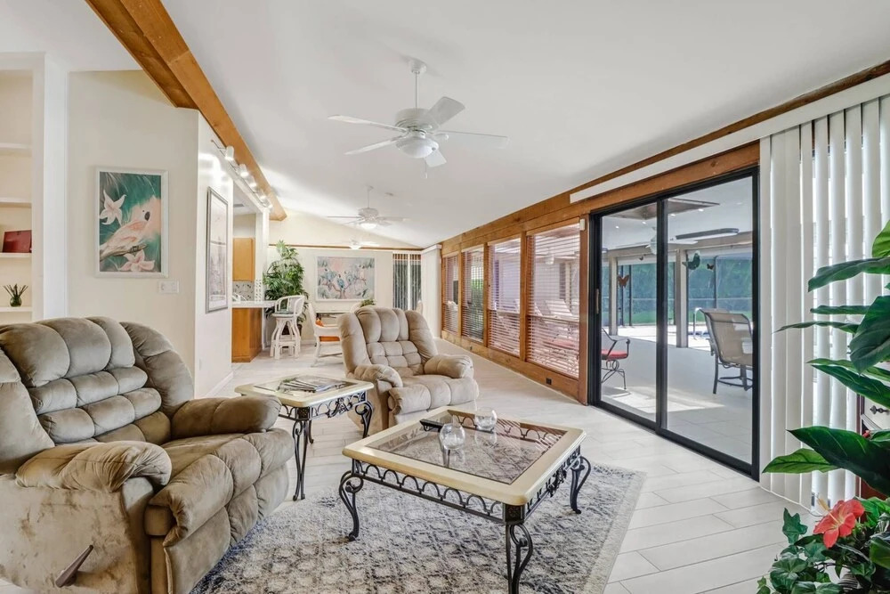 228 Bay Shore Dr