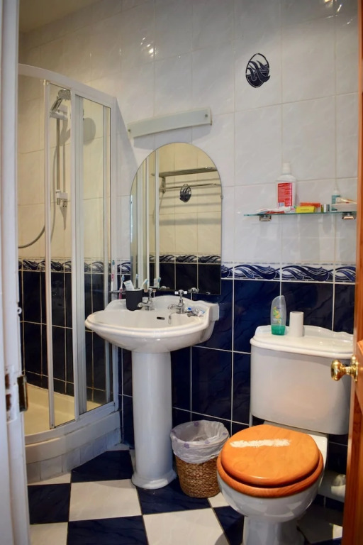 3 Bedroom House Near Portobello