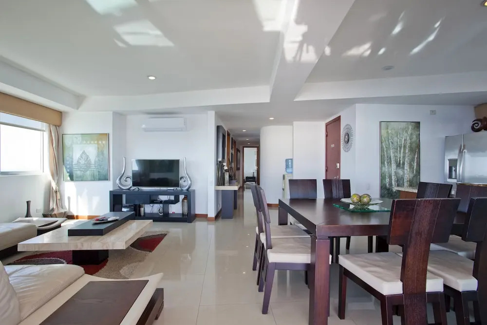 Palmetto Penthouse Deluxe Beautiful View and Sunset Floor 39