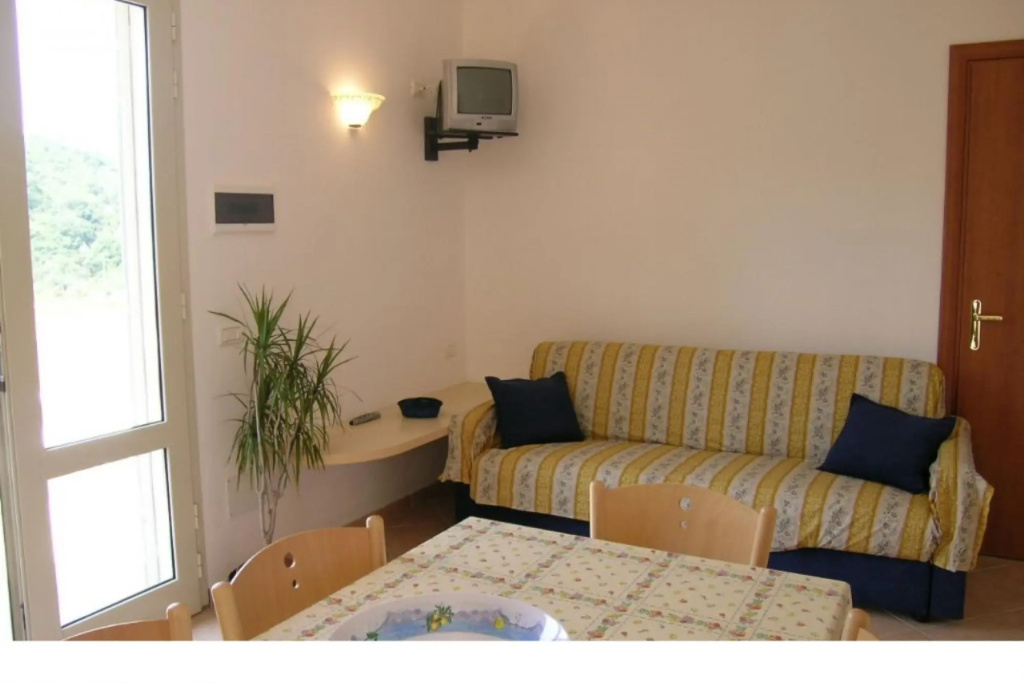 Four Family House - Tree Rooms apt. 5/7 ps.; 250-300 to the sea (sandy beach)-SERENA D