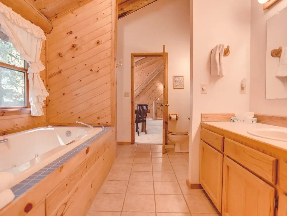 Bear Den Log Cabin