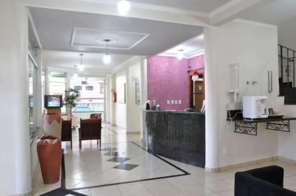 Hotel Carolina 2 - próximo a Universidade de Uberaba uniube - ao Aeroporto Fórum De uberaba - hospital Mario Palmeirio ao Hospital São Marcos e hospital Regional