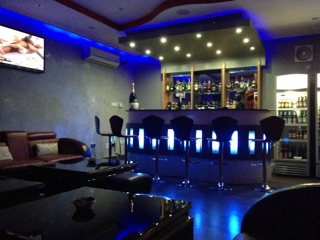 GrandBee Suites
