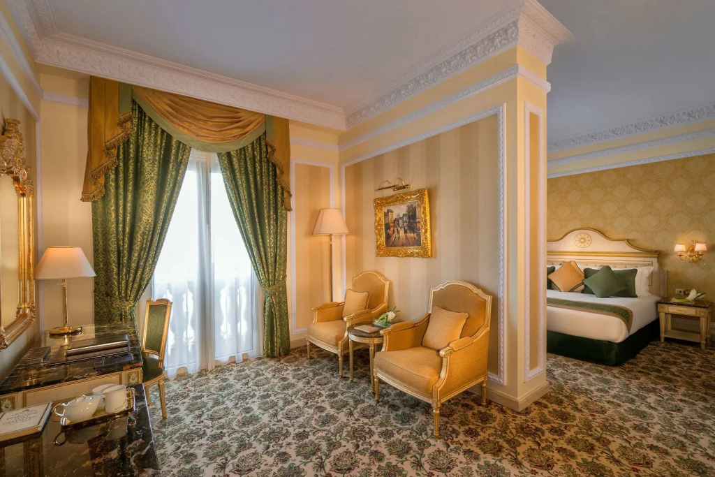 Royal Rose Hotel Abu Dhabi, Curio Collection by Hilton