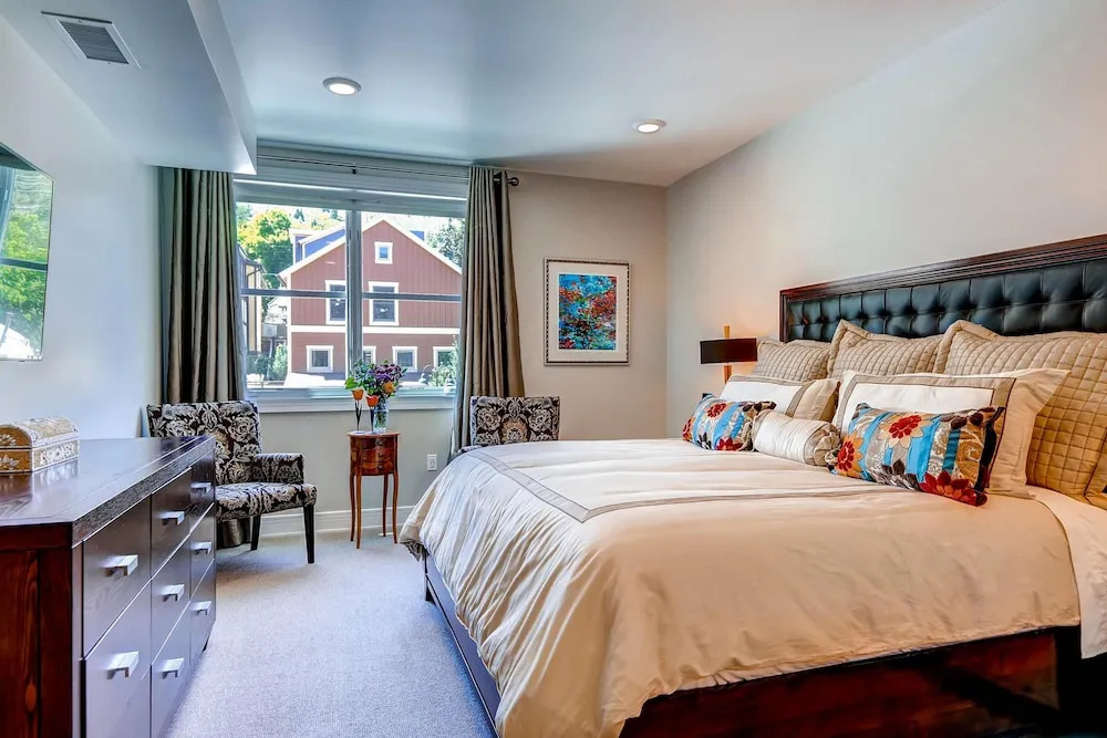 820 Park Ave #204 by Park City Lodging