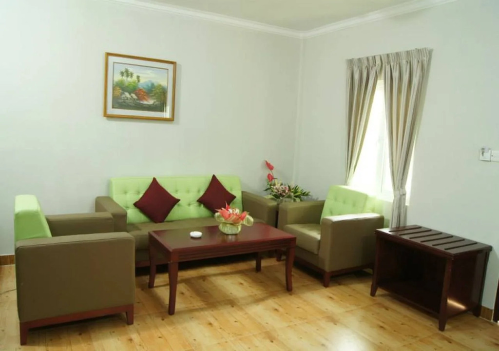 Green Leaf Hotel