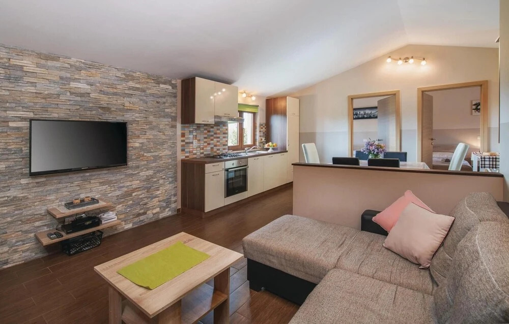 Awesome Home in Vodnjan With Wifi and 2 Bedrooms