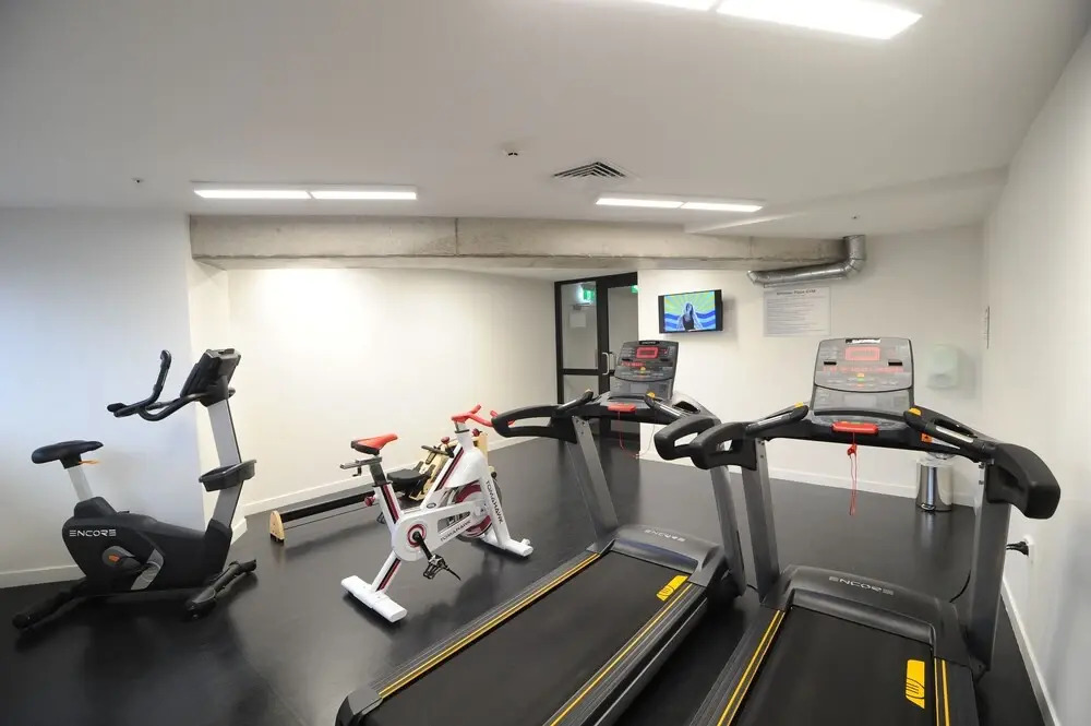 5 Whitaker - Hostel