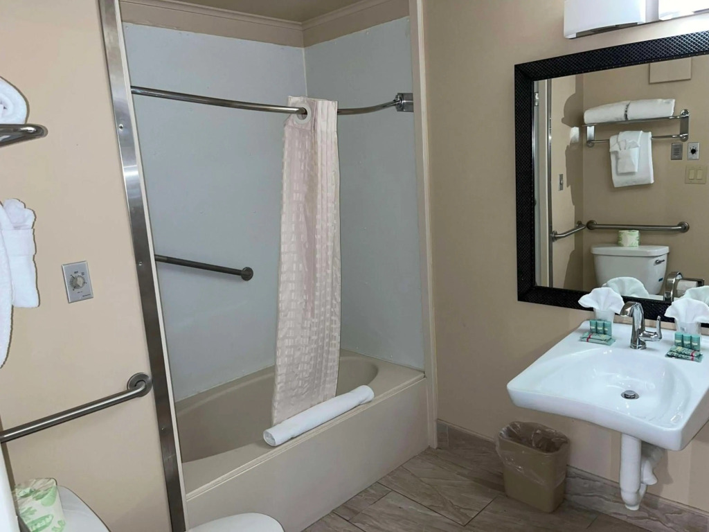 New Englander Inn Bennington