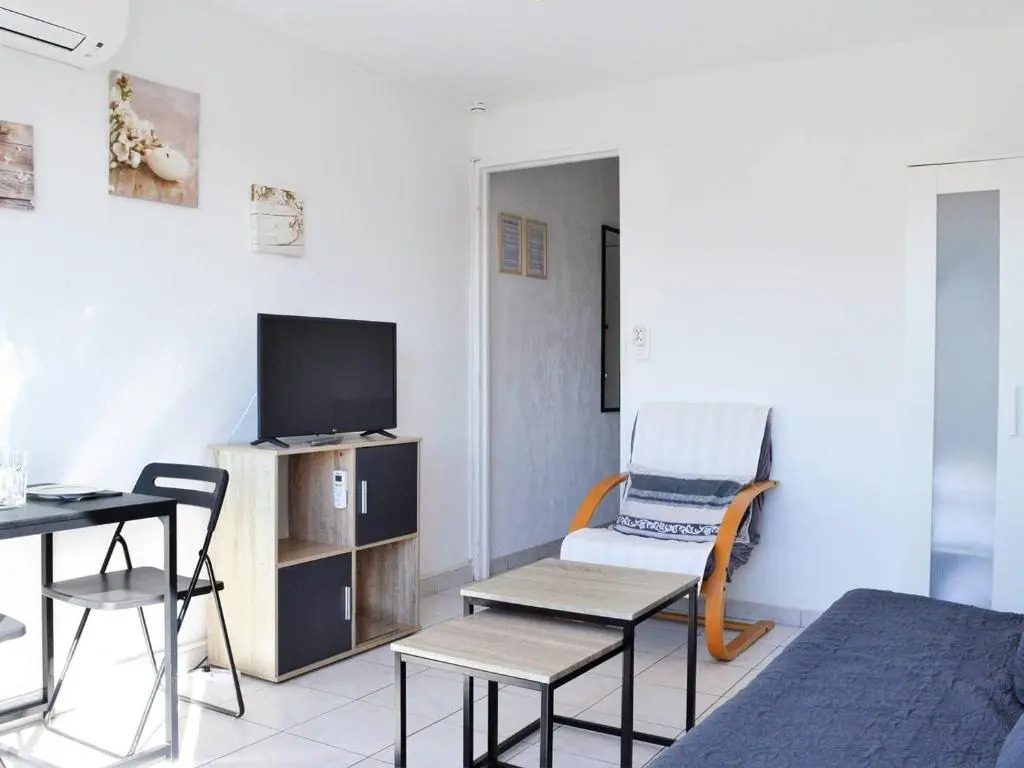 Appartement Le Lavandou, 1 pièce, 2 personnes - FR-1-251-391
