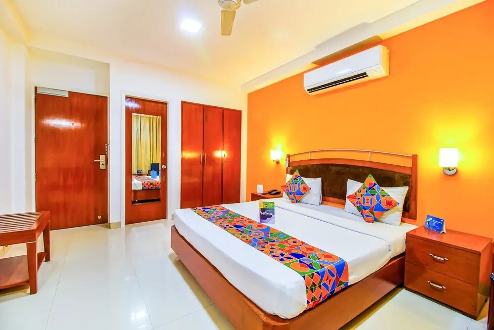 FabHotel Divine Inn