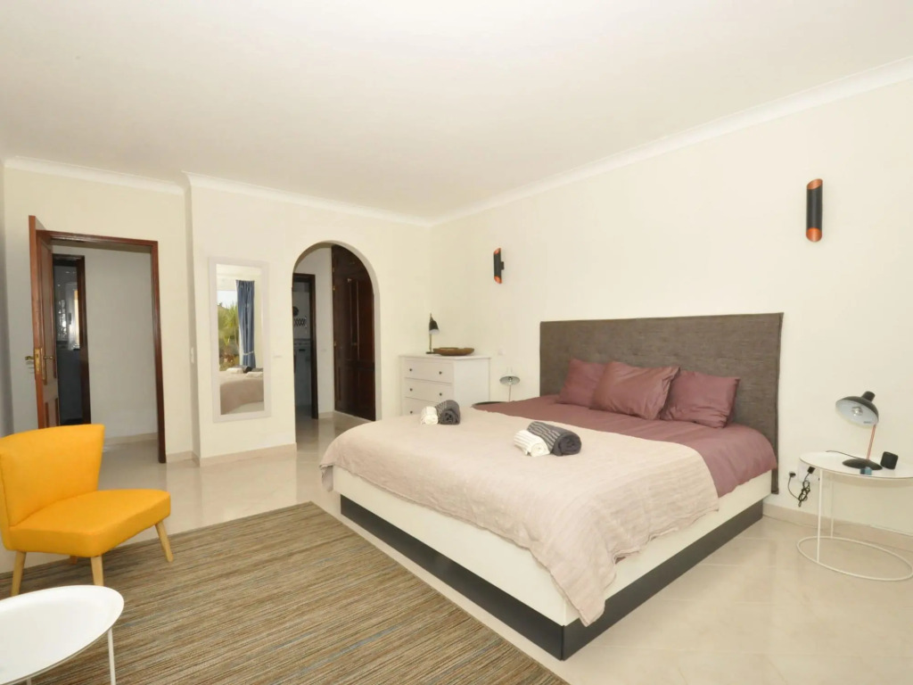 Villa With Views Like the Pool, Sea, Meia Praia