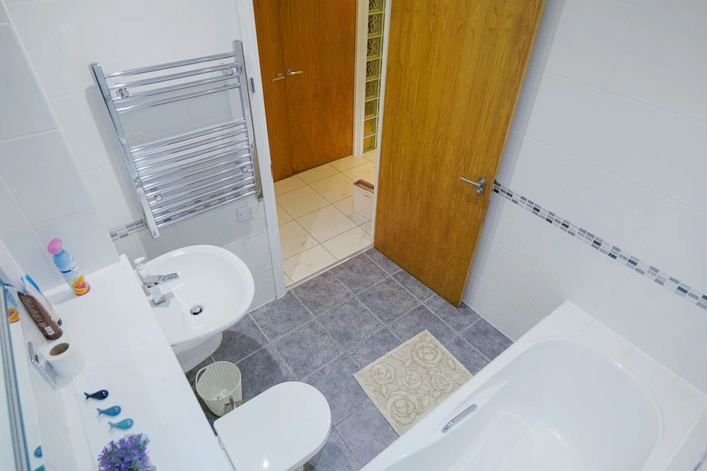 Stunning Holiday Stay With Free Gym and Parking