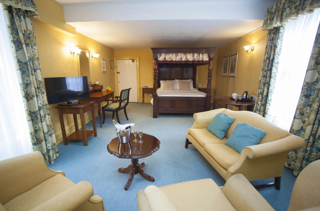 Norfolk Arms Hotel - Arundel