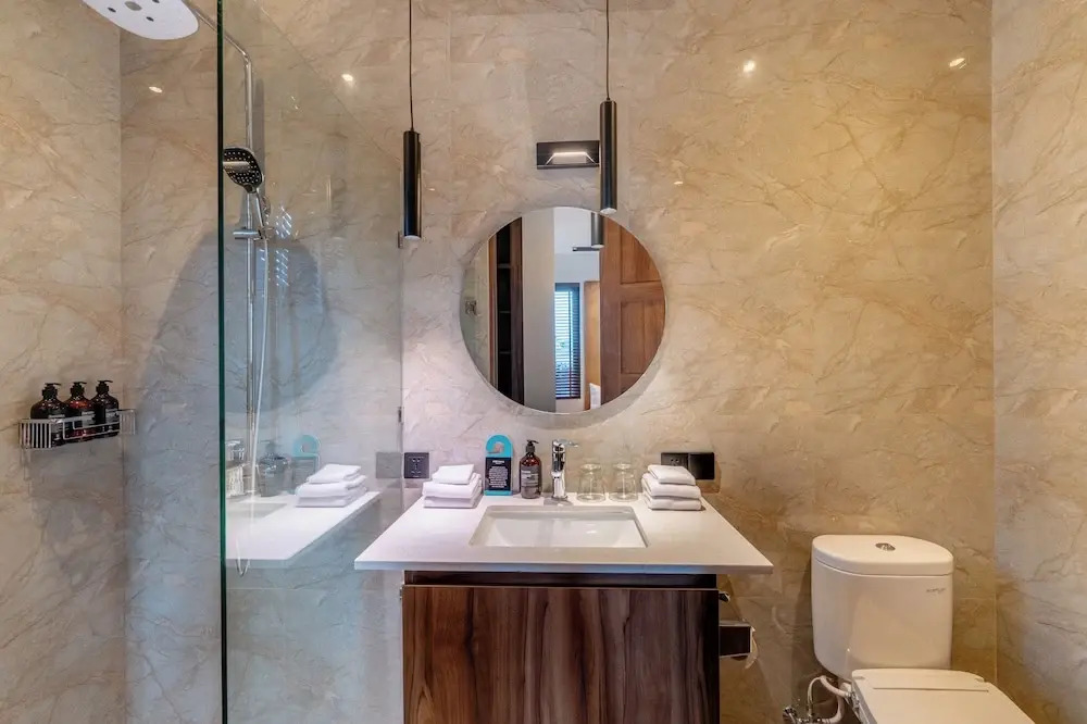 Avanya Luxury Apartments by Pertama Stay