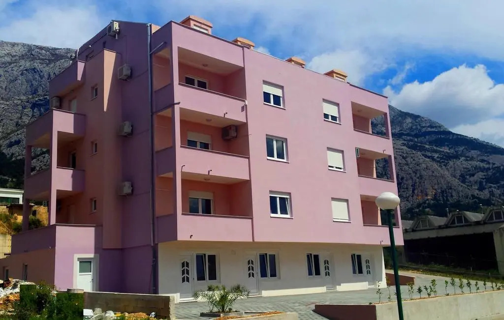 Sara Apartments