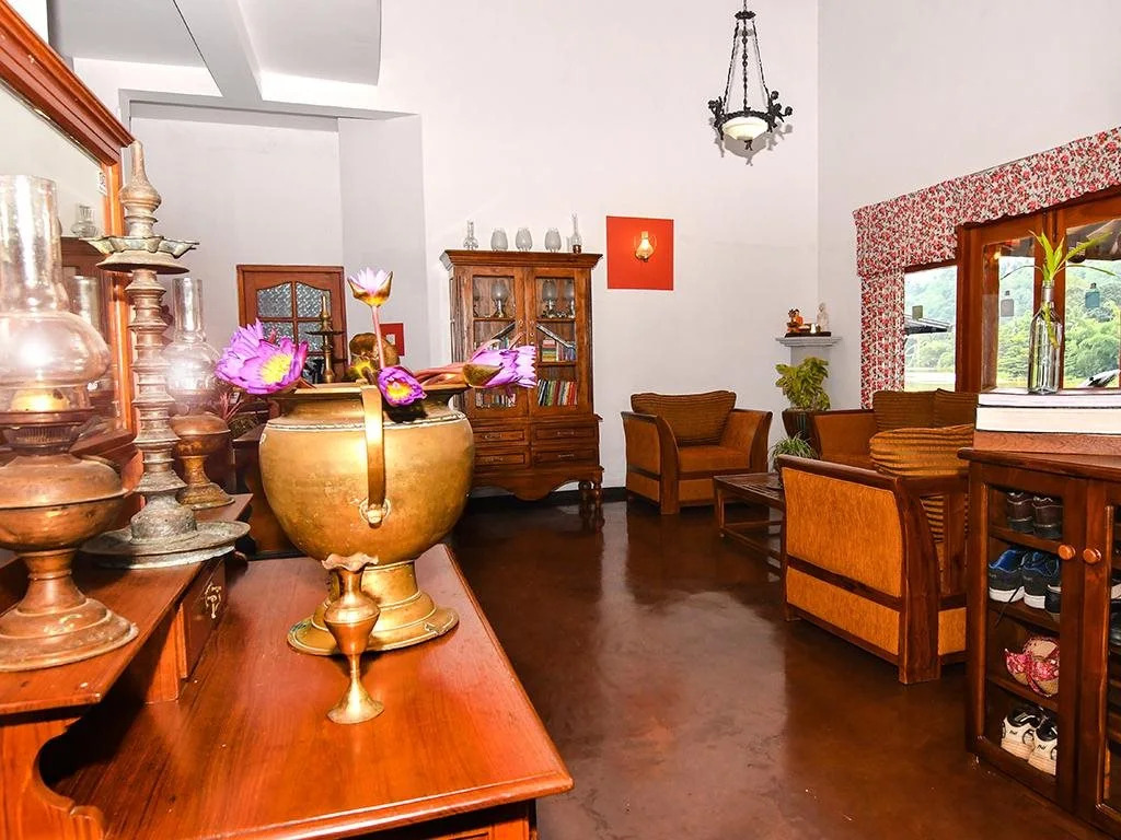 Thotupola Residence