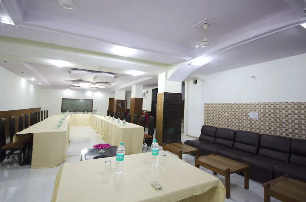 Hotel Pablas International, New Delhi, Near Metro