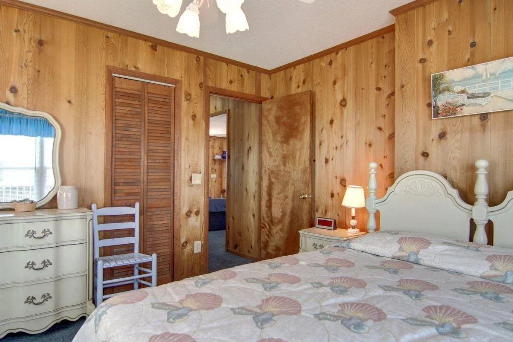 Do-little Dock 3 Bedroom Home by RedAwning