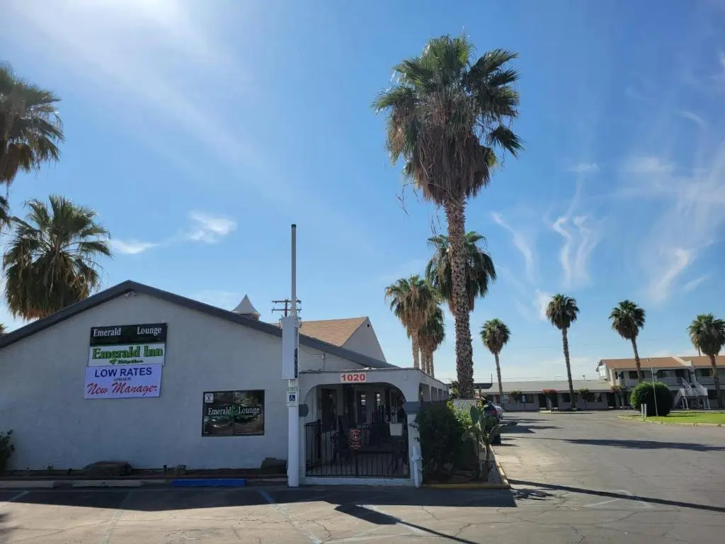 Emerald Inn & Lounge