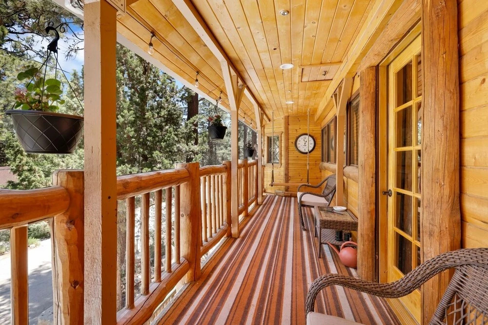 2031-fox Lodge 5 Bedroom Home by RedAwning