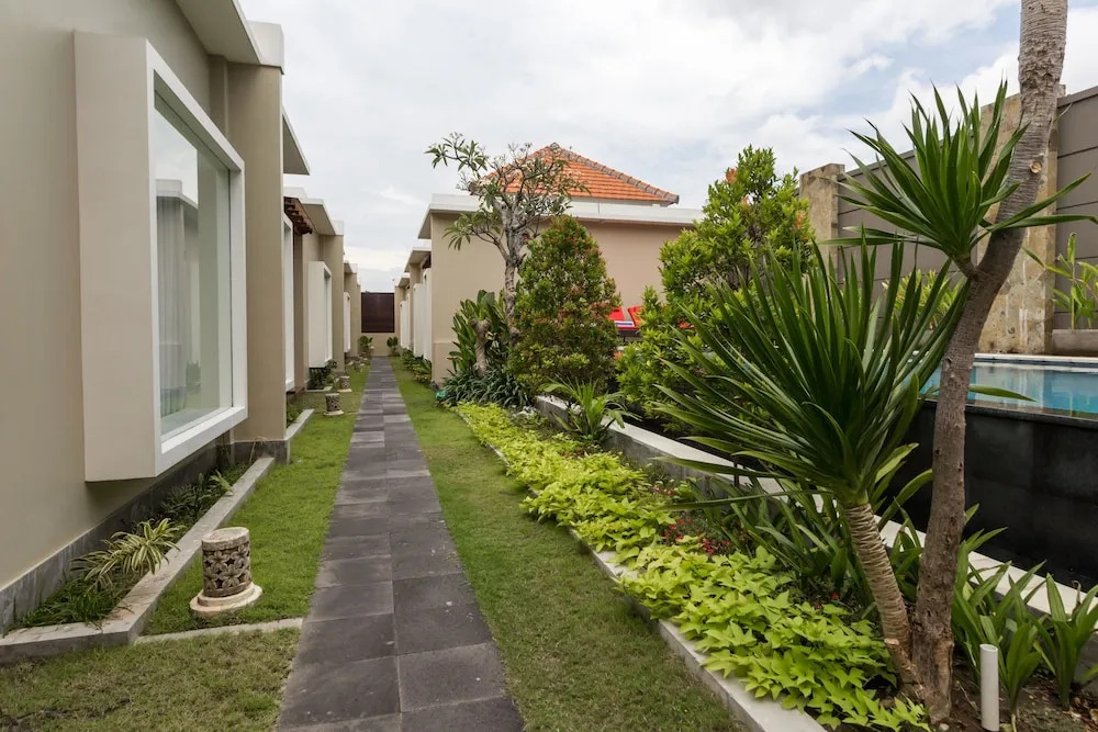 RedDoorz at Nakula Seminyak 2