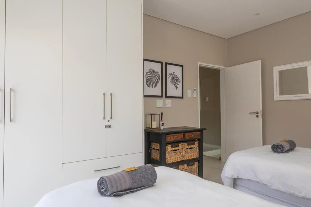 Zimbali Wedge Unit 42
